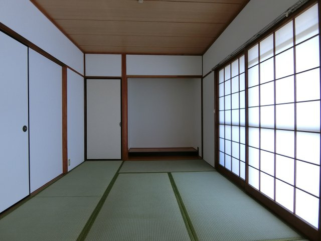 IT合川【10.000円キャッシュバック対象】の和室|柔らかい畳が心地よい和室