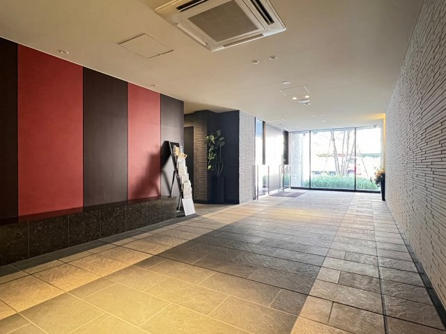 パークアクシス大阪新町のロビー