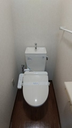 ウォシュレット付きのトイレです♪