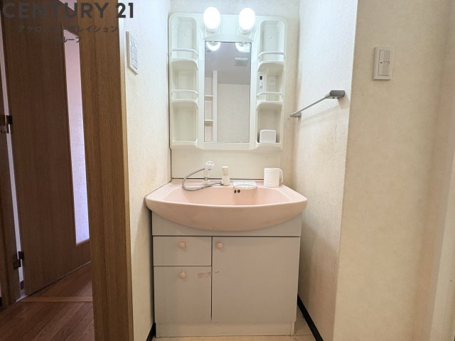 室内に洗濯機置き場があります