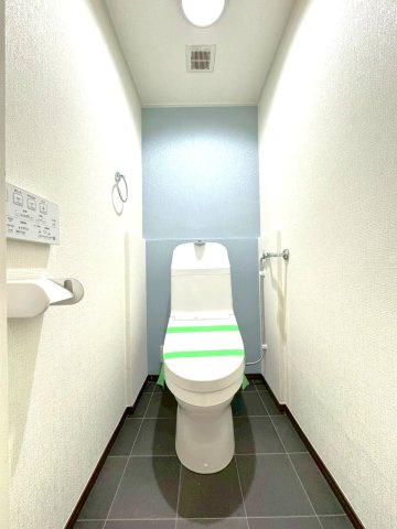 淀駅徒歩９分の駅近マンション◆最上階＆三方角住戸◆全居室７帖以上の広々３ＬＤＫ◆セントラルハイツ淀のトイレ|トイレ