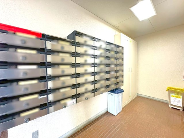淀駅徒歩９分の駅近マンション◆最上階＆三方角住戸◆全居室７帖以上の広々３ＬＤＫ◆セントラルハイツ淀のその他共用部分|集合ポスト