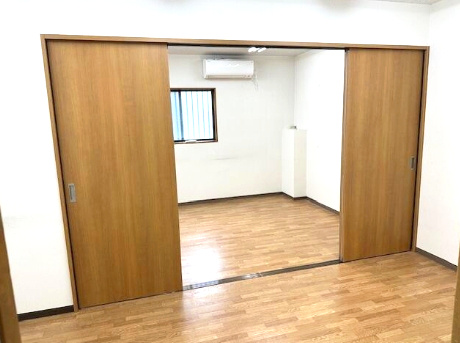 西村庄治商店分室テナントの内装