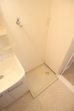 クレセントコート【キャッシュバック対象】の洗面所|広い洗面スペース