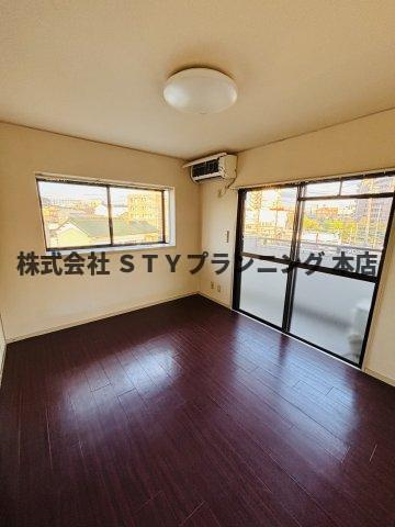 仲介手数料0円！アヴニールの洋室