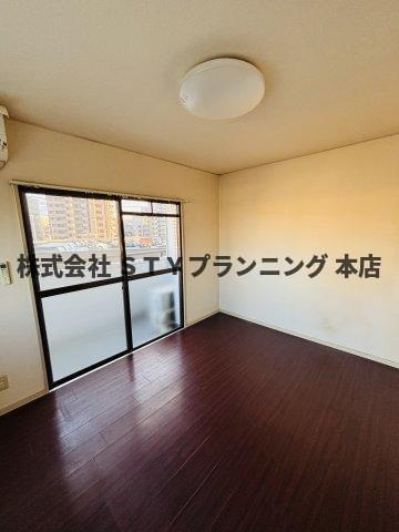 仲介手数料0円！アヴニールの洋室