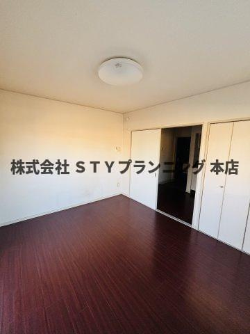 仲介手数料0円！アヴニールの洋室