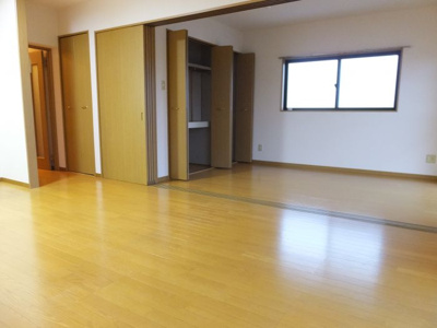 【居間・リビング】 | オアシス曰佐 | ※同マンション別室の参考写真です