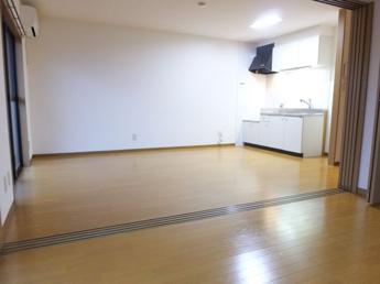 【寝室】 | ※同マンション別室の参考写真です