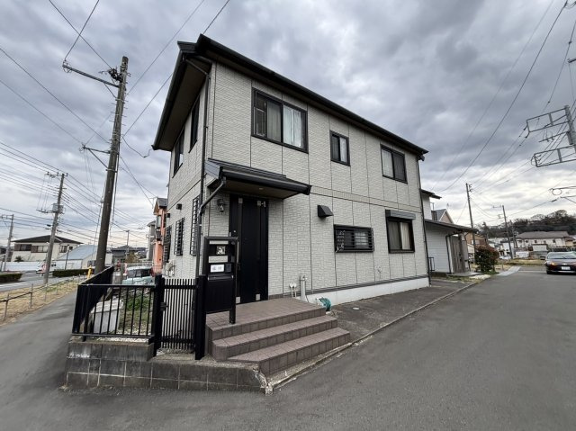 【外観】 | 大和ハウス施工の軽量鉄骨造りの一戸建て | 大和ハウス工業での拘りのある注文建築！地震に強い軽量鉄骨造りの安心住宅♪角地の開放感を是非ともご体感下さい♪