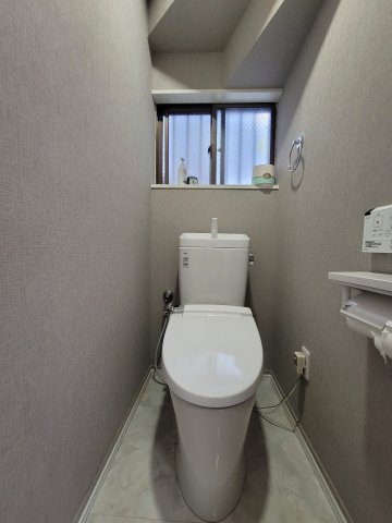 目黒4丁目戸建のトイレ
