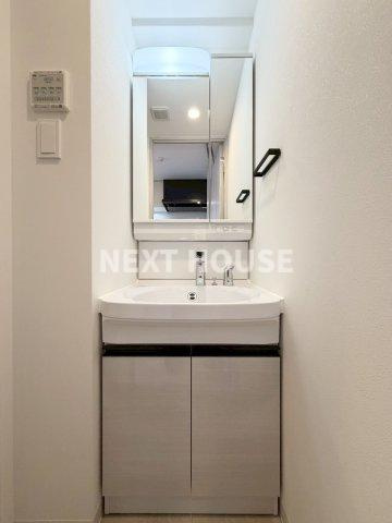 S-RESIDENCE堺湊駅前azureの独立洗面台