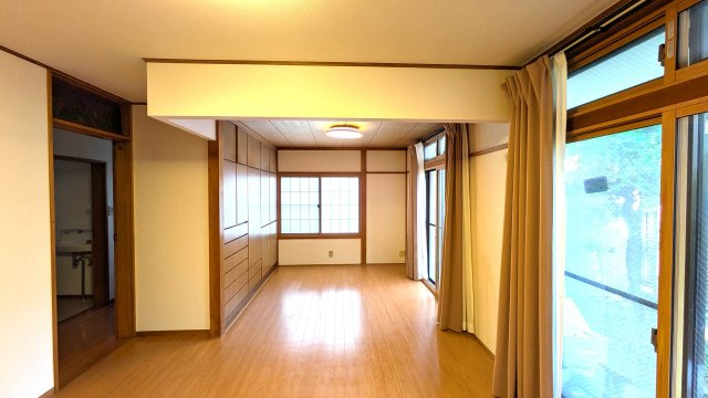中村宅戸建の居間・リビング