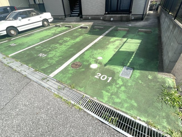 ステージアの駐車場