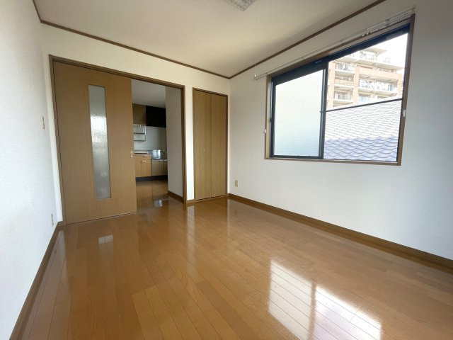ステージアの洋室