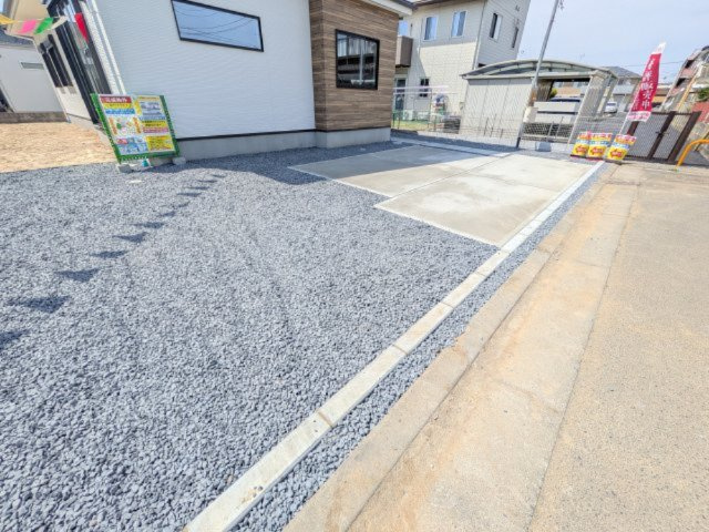 水戸市見川　2期　新築戸建ての駐車場|駐車は5台可能です♪