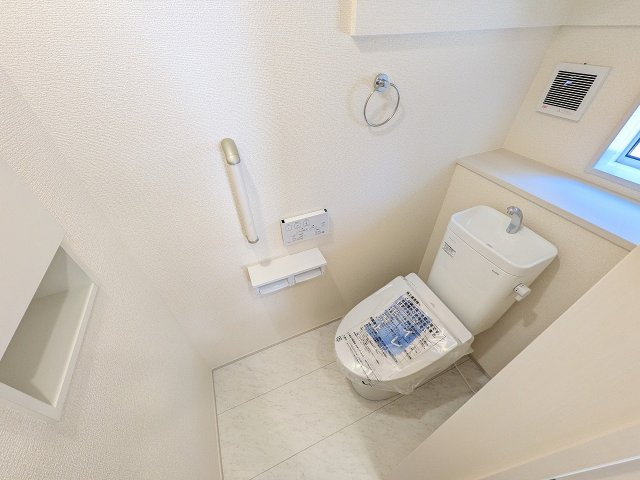八王子市　石川町　新築一戸建てのトイレ|～暖房温水洗浄機能付きトイレ　冬場は特に嬉しい機能ですね～