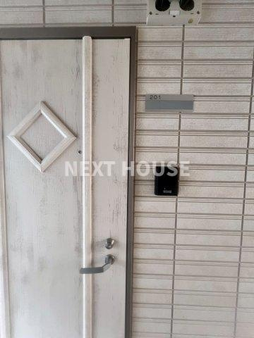 Mew Style Apartmentsの玄関