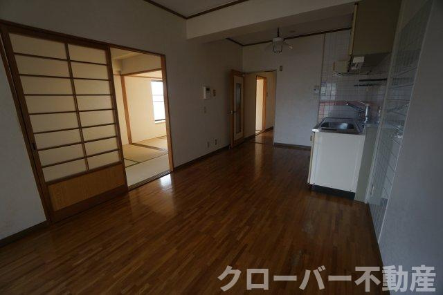 アーバンハイツ大橋の居間・リビング