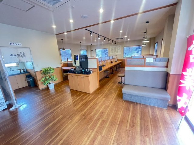 高岡本町中部貸店舗の内装