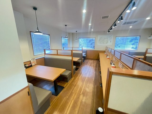 高岡本町中部貸店舗の内装