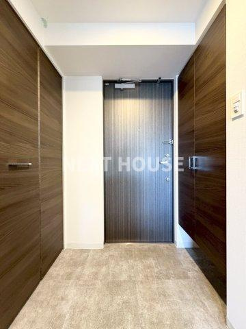 S-RESIDENCE堺altklasの玄関