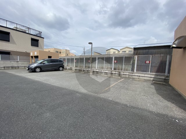第ニ弥刀マンションの駐車場