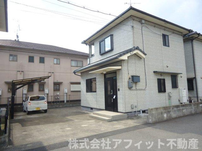 【駐車場】 | 三吉ハイツ | カーポートあり
