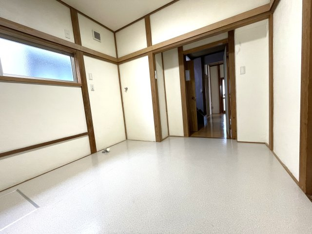 高師戸建の洋室