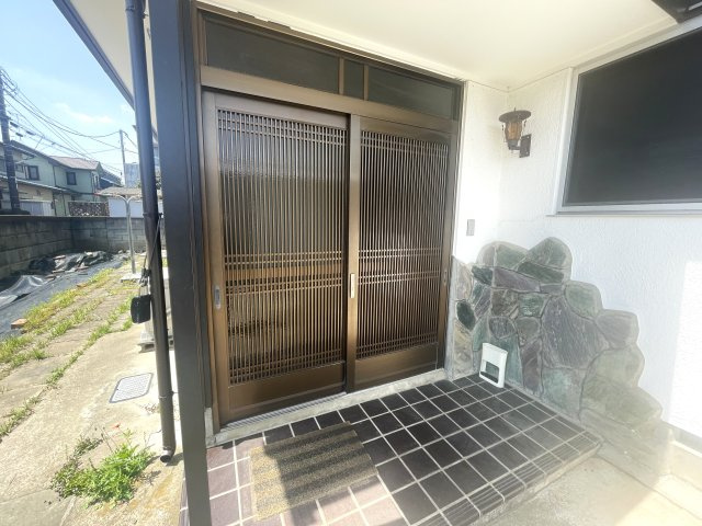 高師戸建の玄関