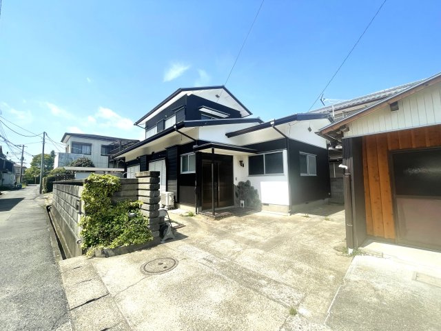 高師戸建の駐車場