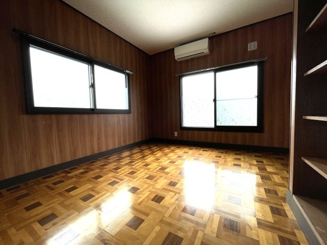 高師戸建の洋室