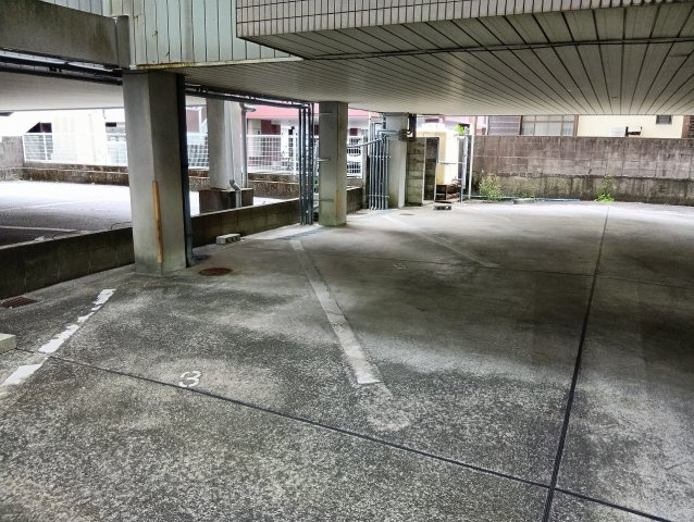 グランドコーポ高須の駐車場|駐車場があります