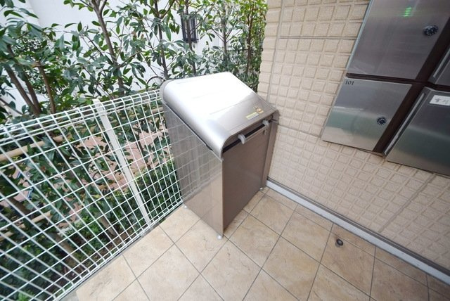 グランシャリオ千石のその他共用部分|ゴミ置き場
