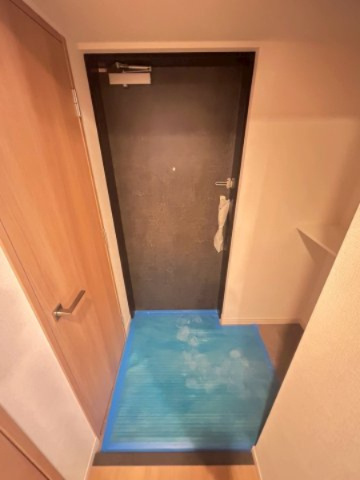 スプランディッド本町東DUEの玄関