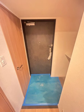 スプランディッド本町東DUEの玄関