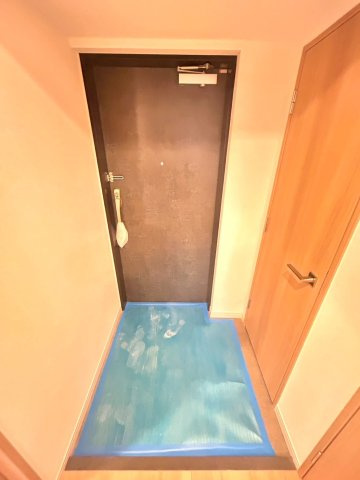 スプランディッド本町東DUEの玄関