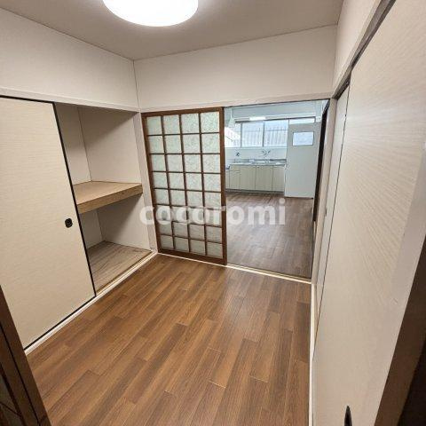 滝井西町３丁目貸家の居間・リビング