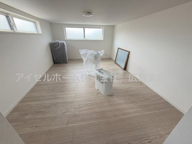 【収納】 | 【築5年！】熊野町中溝４丁目中古戸建て！ | 小屋裏収納　かなり沢山のものを置くことができますので、室内はスッキリと片付くことでしょう！