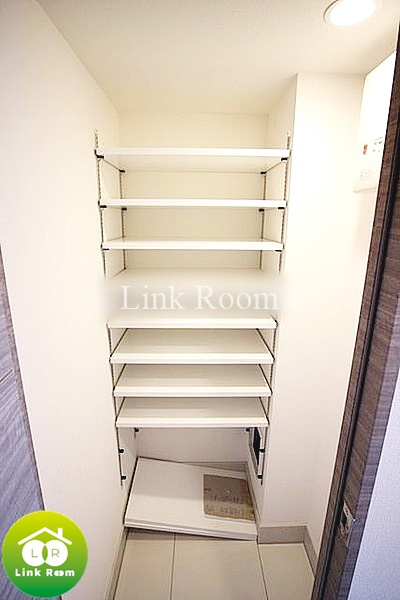 コンシェリア門前仲町CROSSIAの玄関