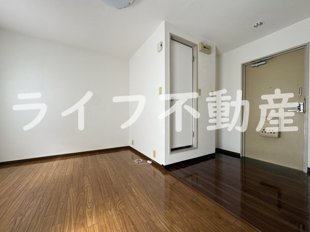 カーサデル吉松の洋室|落ち着いた色調の洋室です