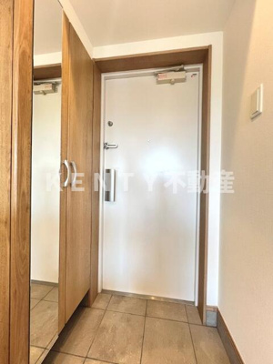 【玄関】 | ＨＹ’ｓ　品川南大井 | シンプルで使いやすい玄関です