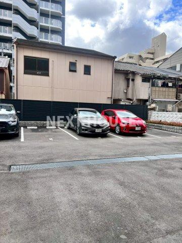 Louis Residence 天王寺町北の駐車場