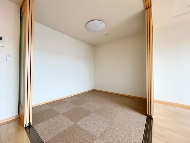 トロイメライの内装|カーペットコーナー