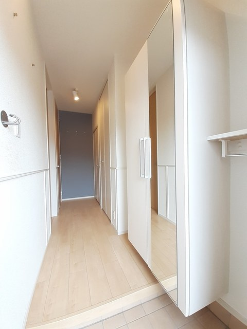 藤沢市石川３丁目のアパートの玄関