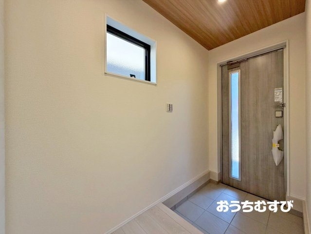 尾張旭市東大久手町(全2棟)の玄関