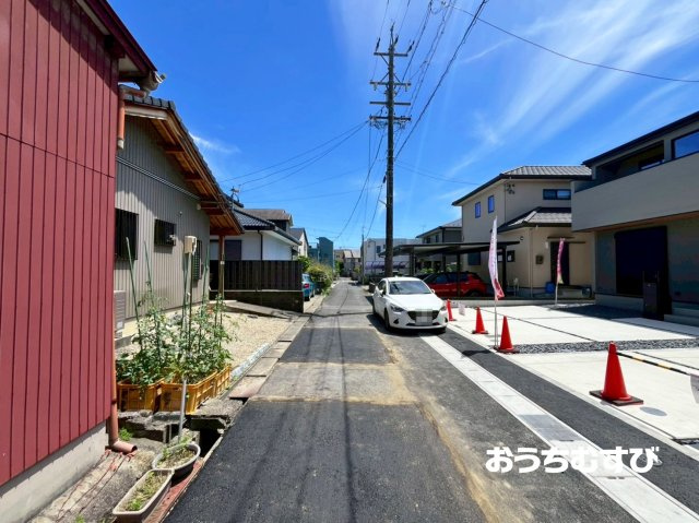 尾張旭市東大久手町(全2棟)の前面道路含む現地写真