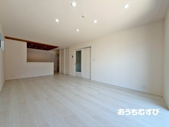 尾張旭市東大久手町(全2棟)の居間・リビング