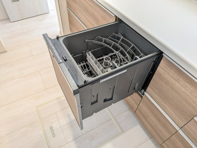 八王子市　石川町　新築一戸建ての玄関|～食洗機付き　食事後の食器洗いはお任せ、家族でゆっくりとくつろげます～