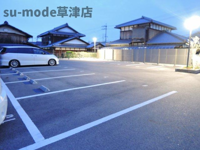 【駐車場】 | カルムメゾン | 車をお持ちの方に嬉しい駐車場付きの物件です